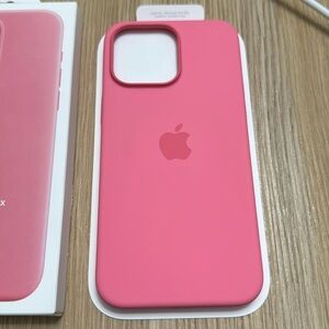 COPY - iPhone 15 Pro Max Silicone Case (Pink)